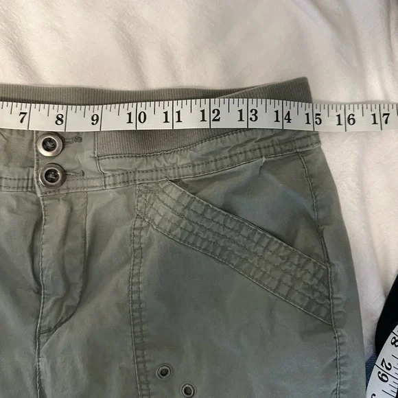 Vintage Army Green Cargo Pants - Picture 3 of 4